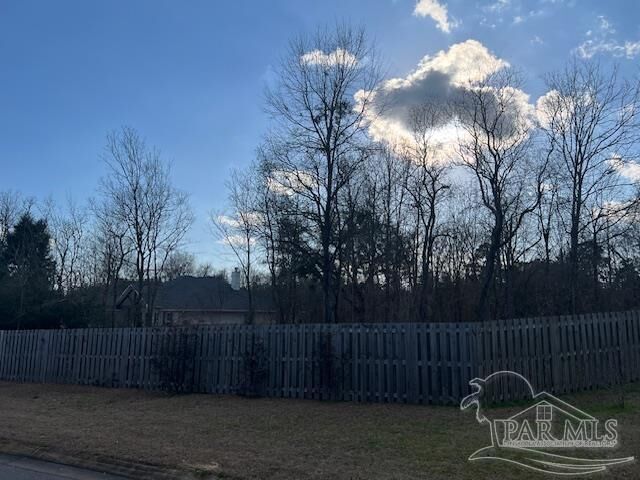 Property Photo: 1641 Hollow Point Dr FL 32533