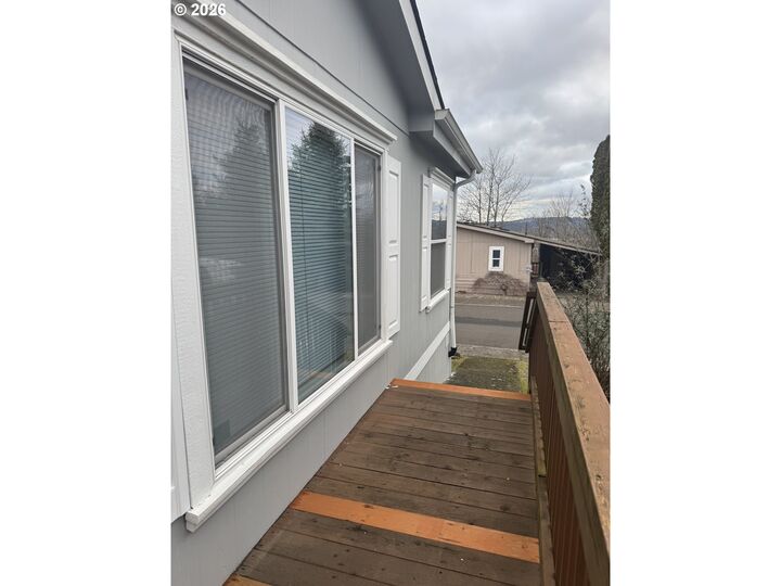 Property Photo: 730 SW Sunset Way SW 77 OR 97060