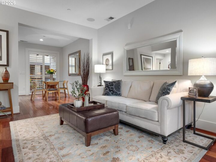 Property Photo:  653 SW Foresta Ter  OR 97225 