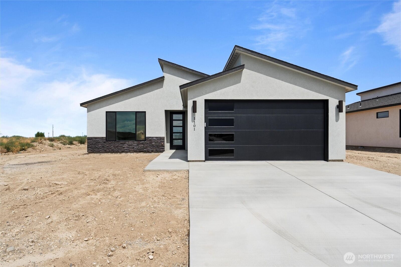 Property Photo:  1151 E Mt Hood Street  WA 99344 