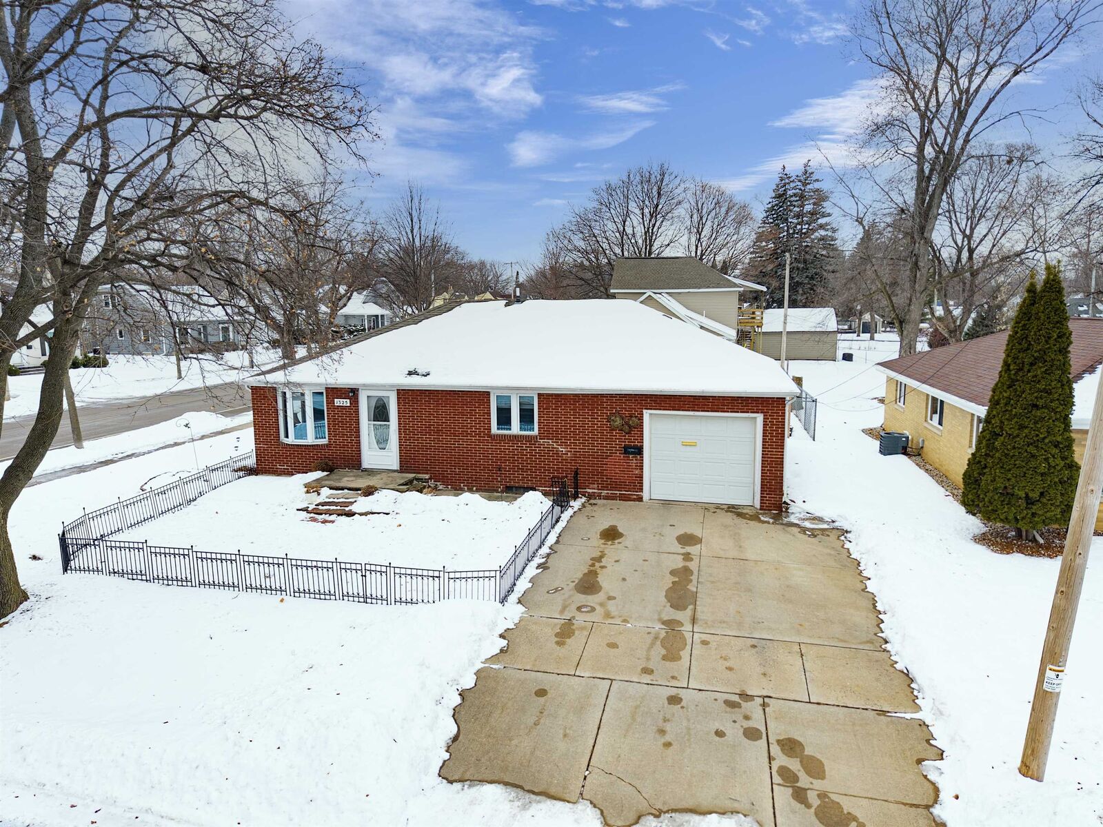 Property Photo:  1325 S Harmon Street  WI 54915 