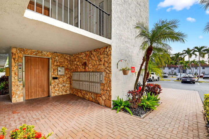 Property Photo:  14723 Cumberland Drive 308  FL 33446 