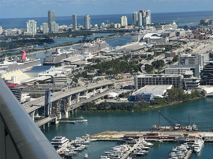 Property Photo:  159 NE 6th Street 4508  FL 33132 