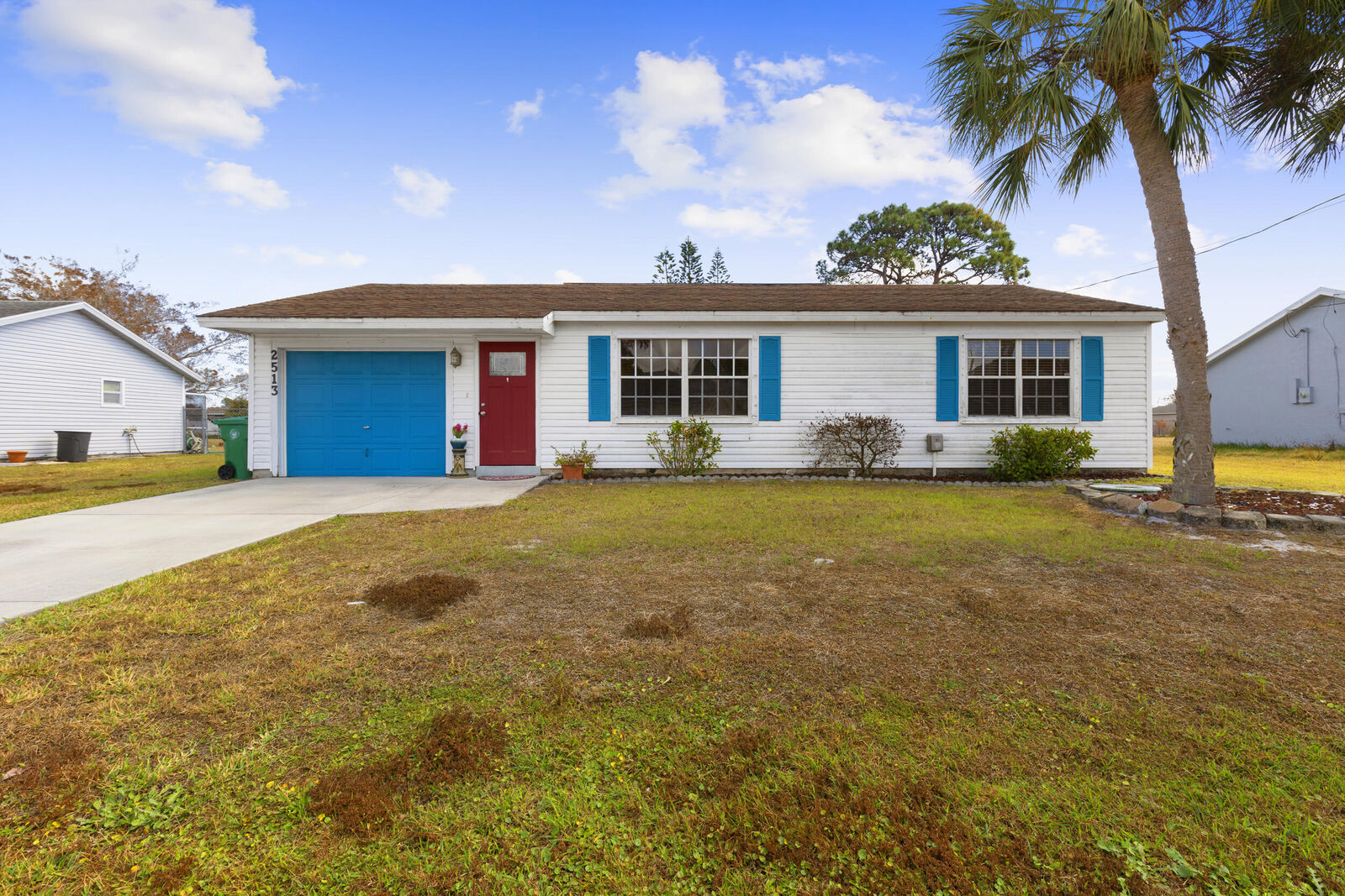 Property Photo:  2513 SE Richmond Street  FL 34952 