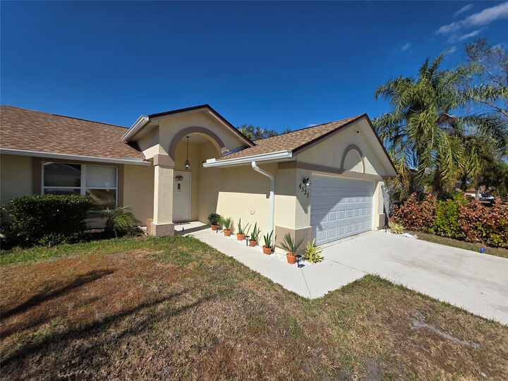 Property Photo:  4525 NW Glazbrook Street  FL 34983 