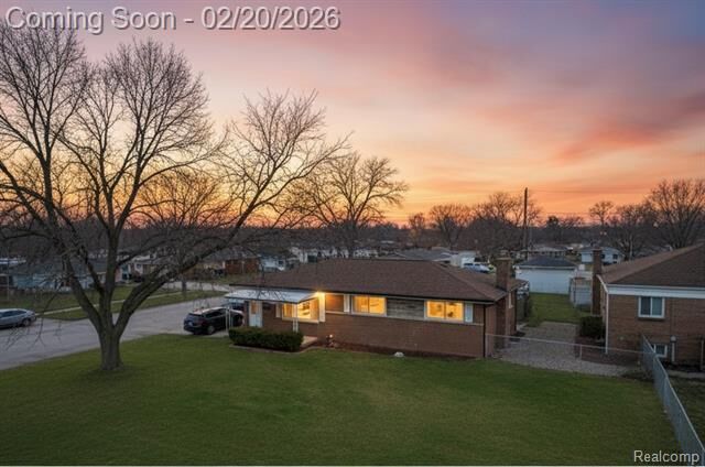 Property Photo:  32960 Oakview Drive  MI 48092 