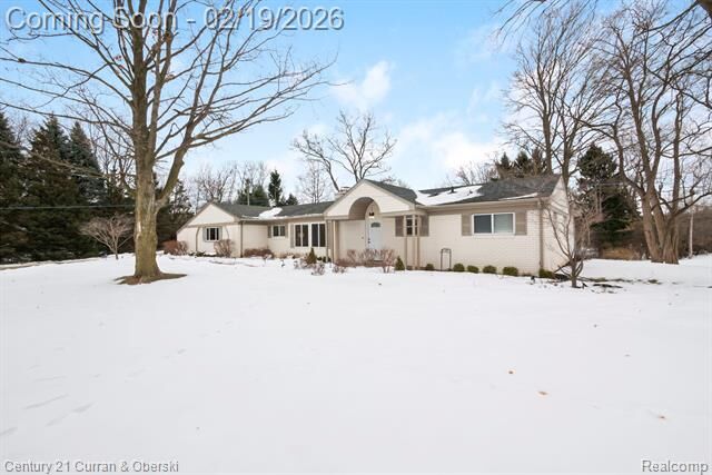Property Photo:  21412 Holmbury Road  MI 48167 