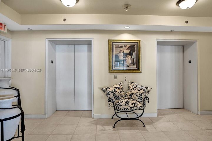 Property Photo: 301 N Birch Rd 8N FL 33304