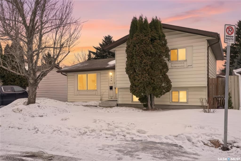Property Photo:  226 Stillwater Drive  SK S7J 4K3 