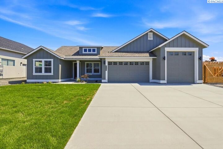 Property Photo: 5709 Rd. 122 WA 99301