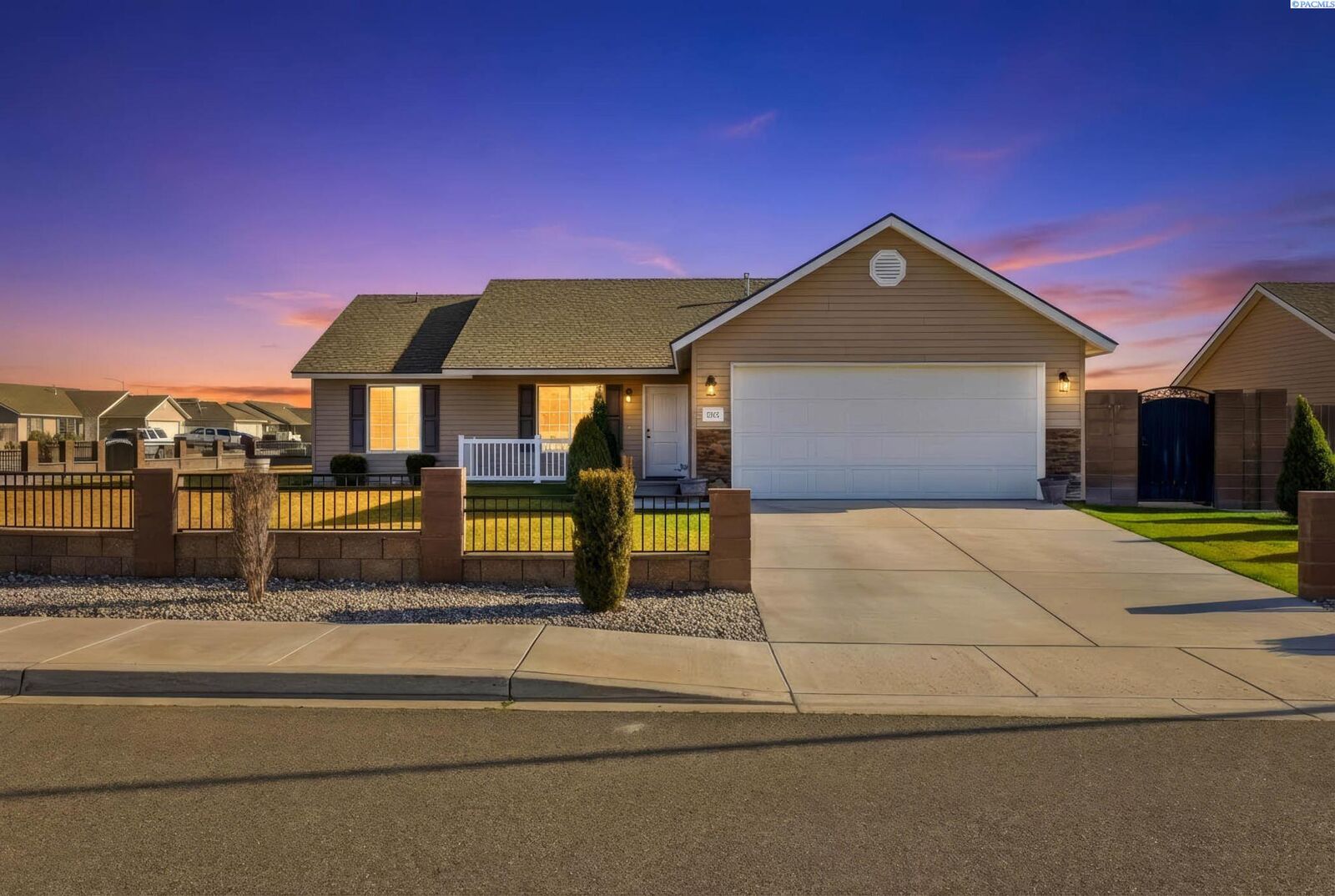 Property Photo:  5505 Marbella  WA 99301 