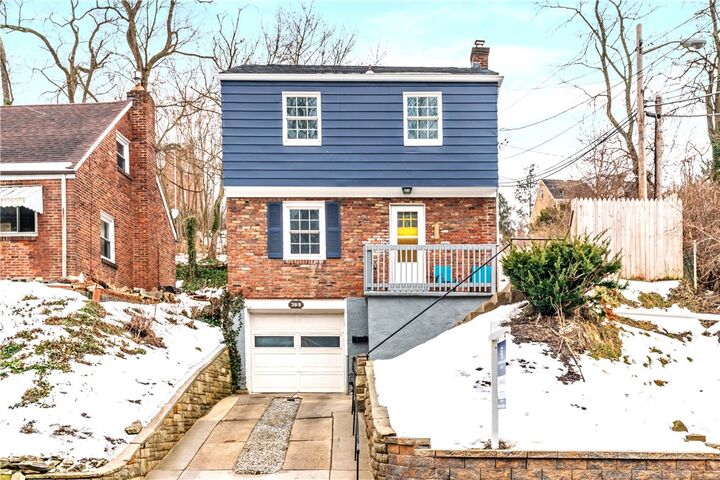 Property Photo:  369 Maytide St  PA 15227 