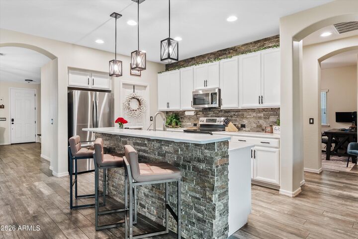 Property Photo:  538 W Gum Tree Ave --  AZ 85140 