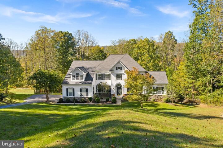 Property Photo:  17229 Grand Valley Court  VA 20141 