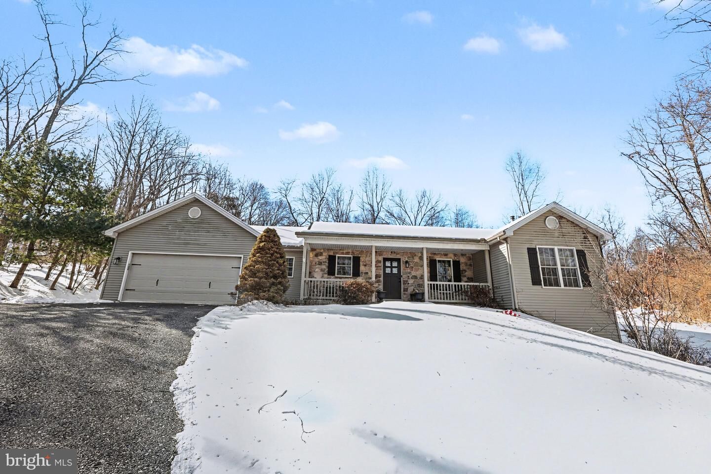 Property Photo:  124 Robson Road  PA 17019 