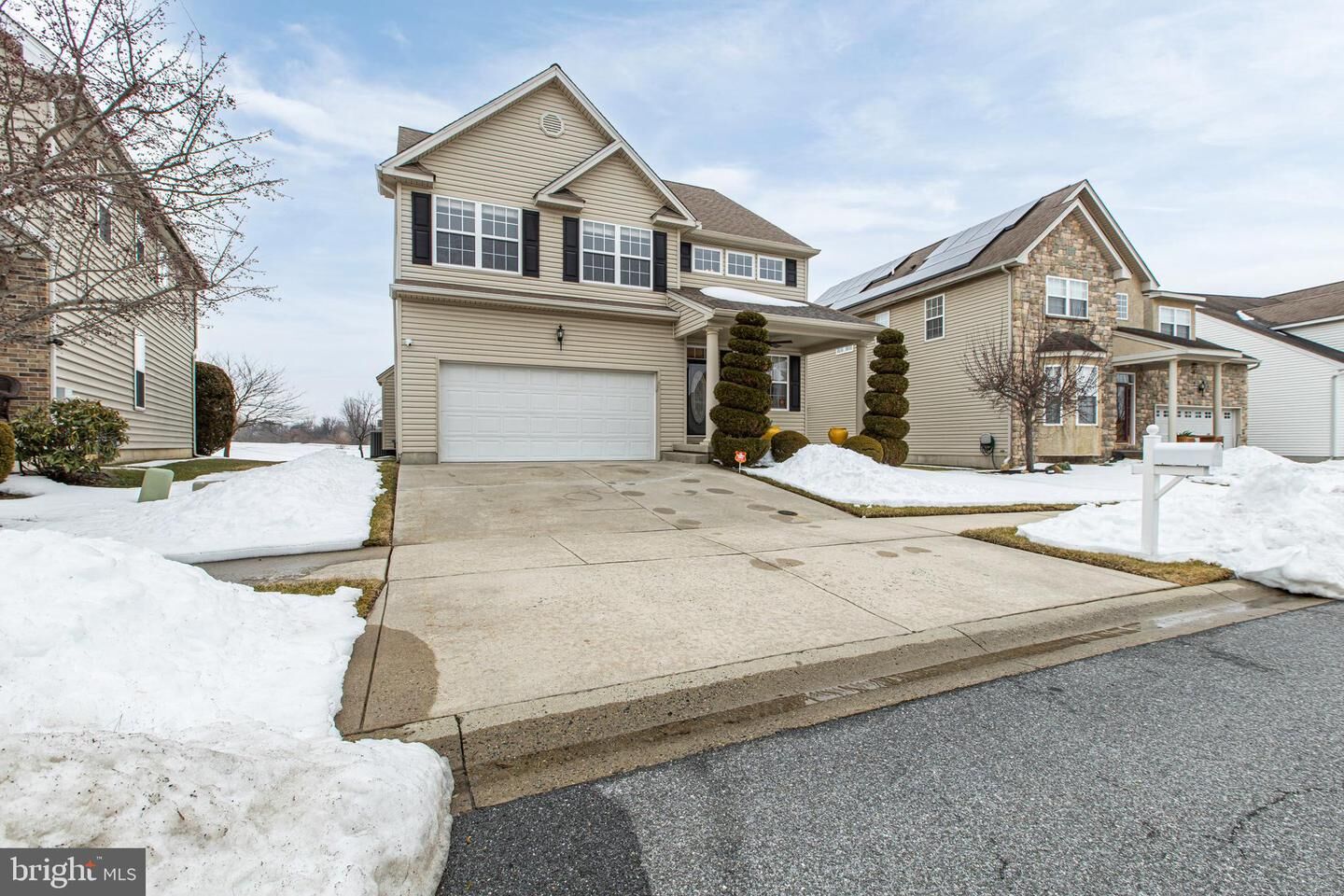 Property Photo:  114 Rosemary Court  DE 19701 