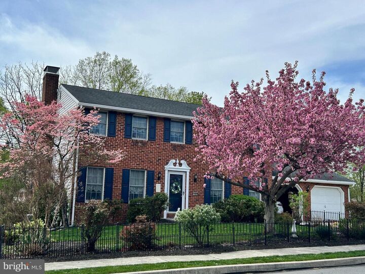 Property Photo:  76 Sherwood Circle  PA 17025 