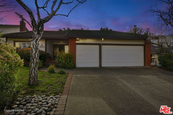 Property Photo:  2026 Fairmont Dr  CA 94402 