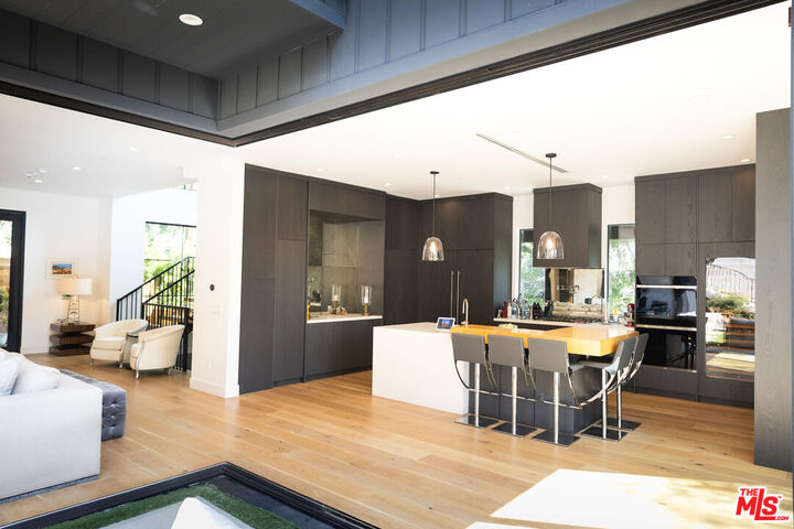 Property Photo:  1919 Pinehurst Rd  CA 90068 