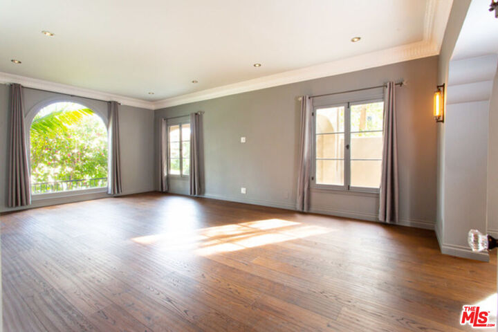 Property Photo: 153 N Arnaz Dr CA 90211