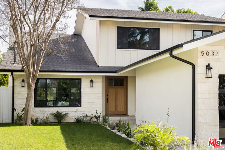 Property Photo:  5032 Bluebell Ave  CA 91607 