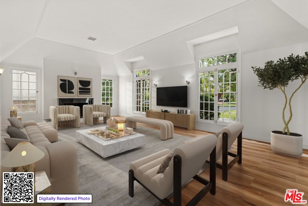 Property Photo:  512 N Elm Dr  CA 90210 