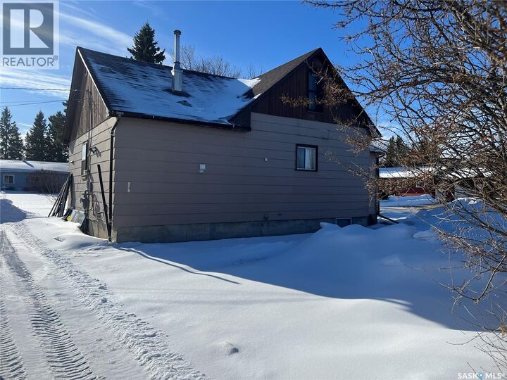 Property Photo:  328 Windsor Avenue  SK S0E 1A0 