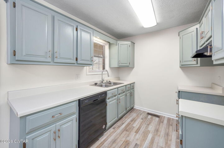 Property Photo: 52 University Cove TN 38305