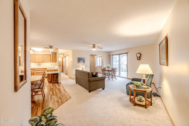 Property Photo:  2630 Gateway Avenue 204  ND 58503 