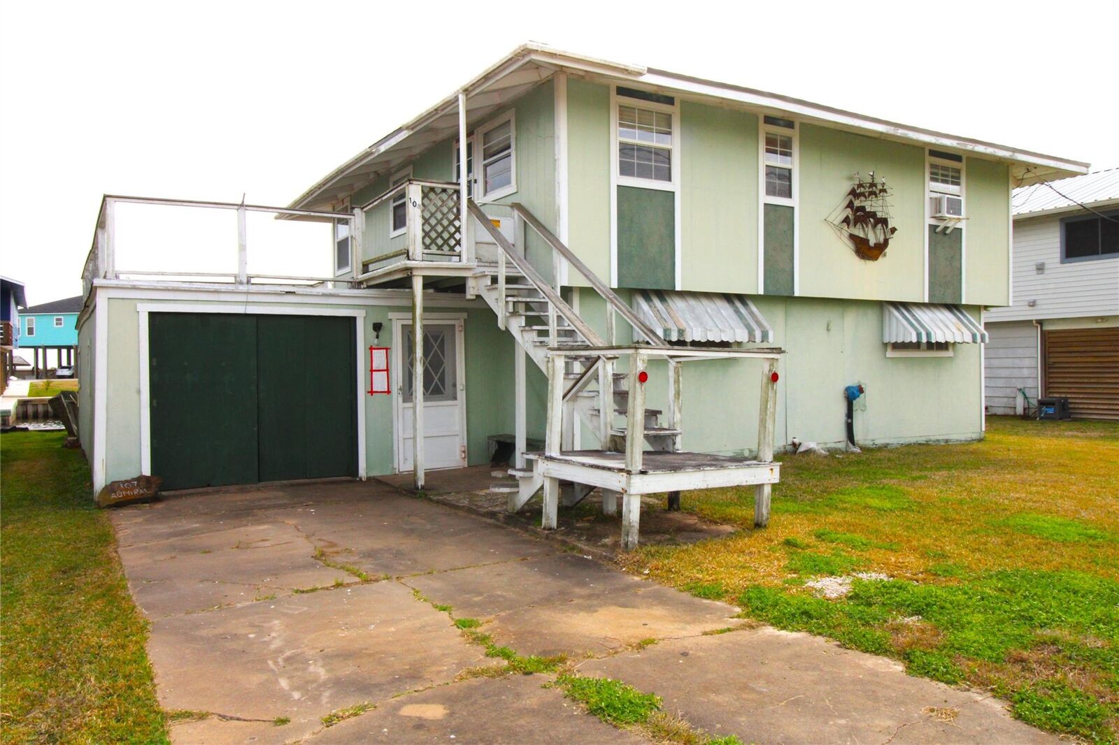 Property Photo:  107 Admiral Lane  TX 77541 