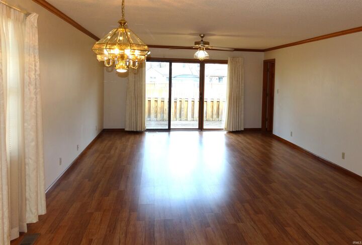 Property Photo: 2910 Oakshire Drive IN 47711