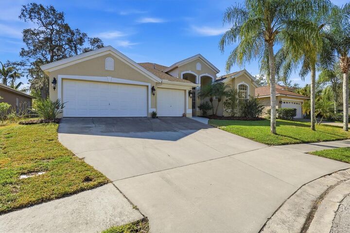 Property Photo:  328 Liam Avenue  FL 34689 