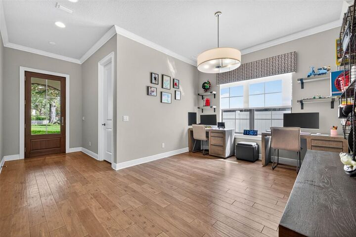 Property Photo: 3702 W San Luis Street FL 33629