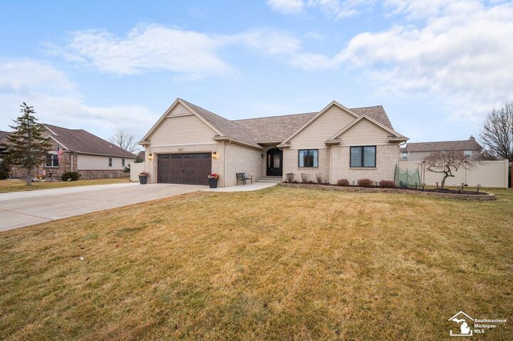 Property Photo:  4325 Partridge Lane  MI 48166 