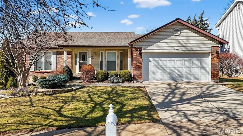 Property Photo:  4847 Lowndes Drive  MO 63129 