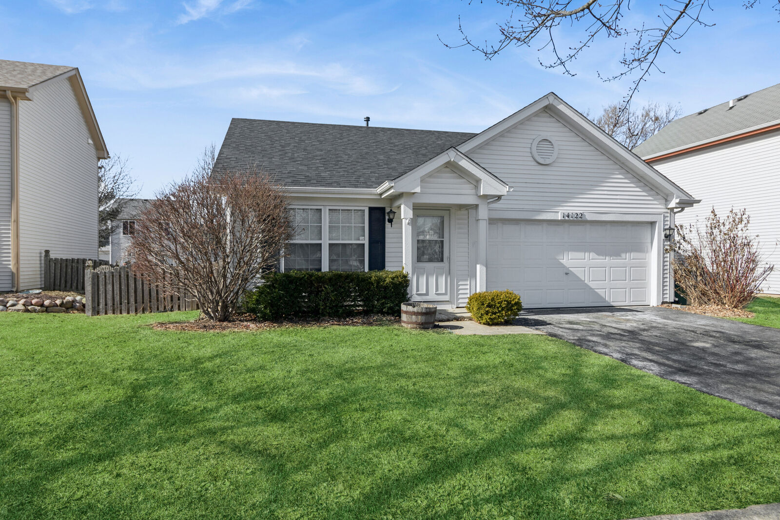 Property Photo: 14122 S Hillsdale Lane IL 60544