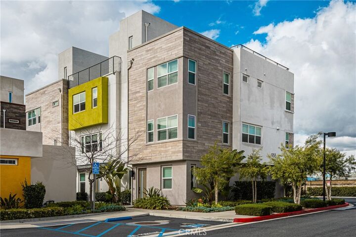 Property Photo:  955 E Mason 80  CA 92805 