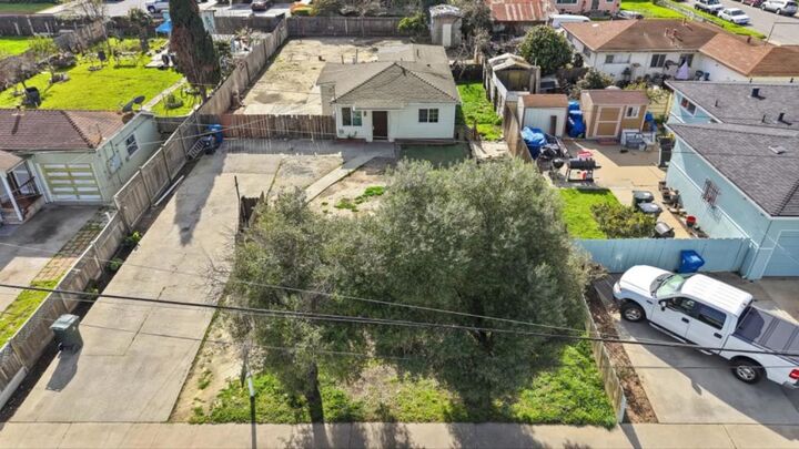 Property Photo:  1046 C Street  CA 93905 