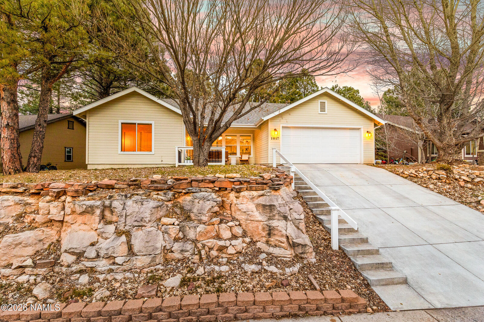 Property Photo: 1017 W Lil Ben Trail AZ 86005