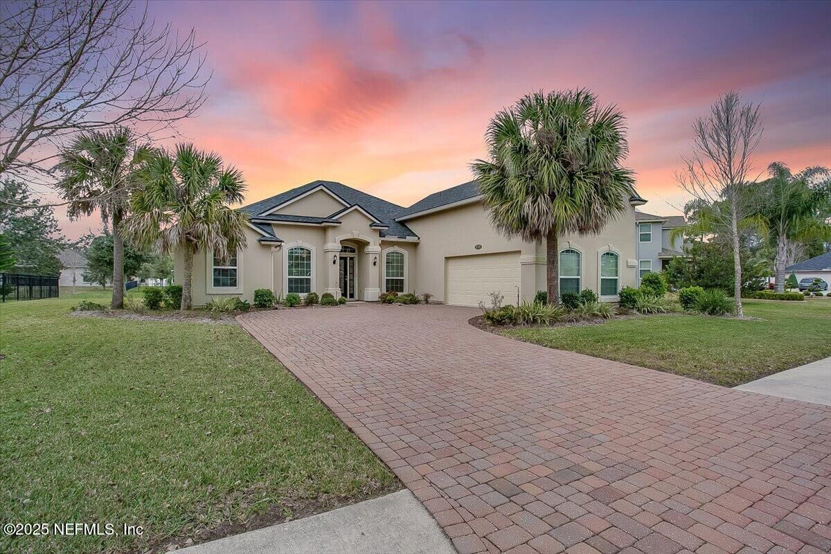 Property Photo: 11780 Paddock Gates Drive FL 32223