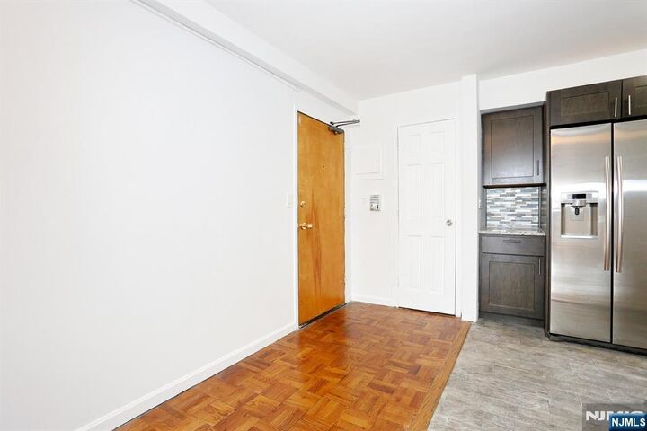 Property Photo:  208 Anderson Street S4f  NJ 07601 