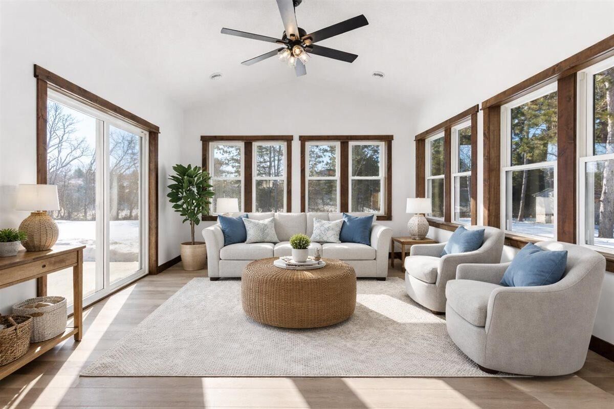 Property Photo:  1422 Creekwood Drive  WI 54017 