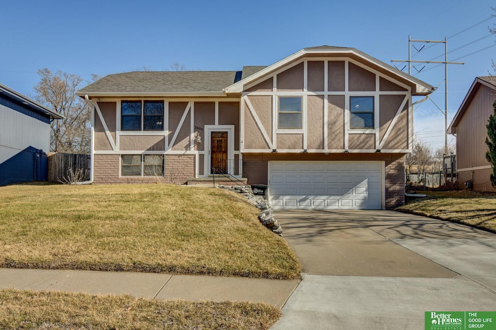 Property Photo:  2405 N 112 Street  NE 68164 