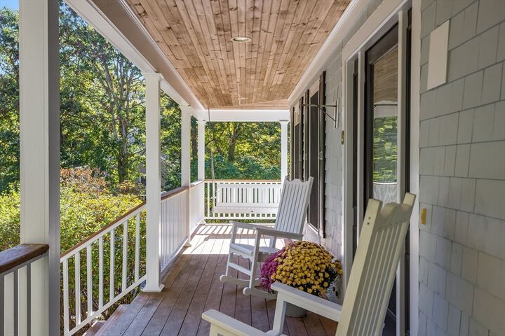 Property Photo:  9 Viking Lane  MA 02563 