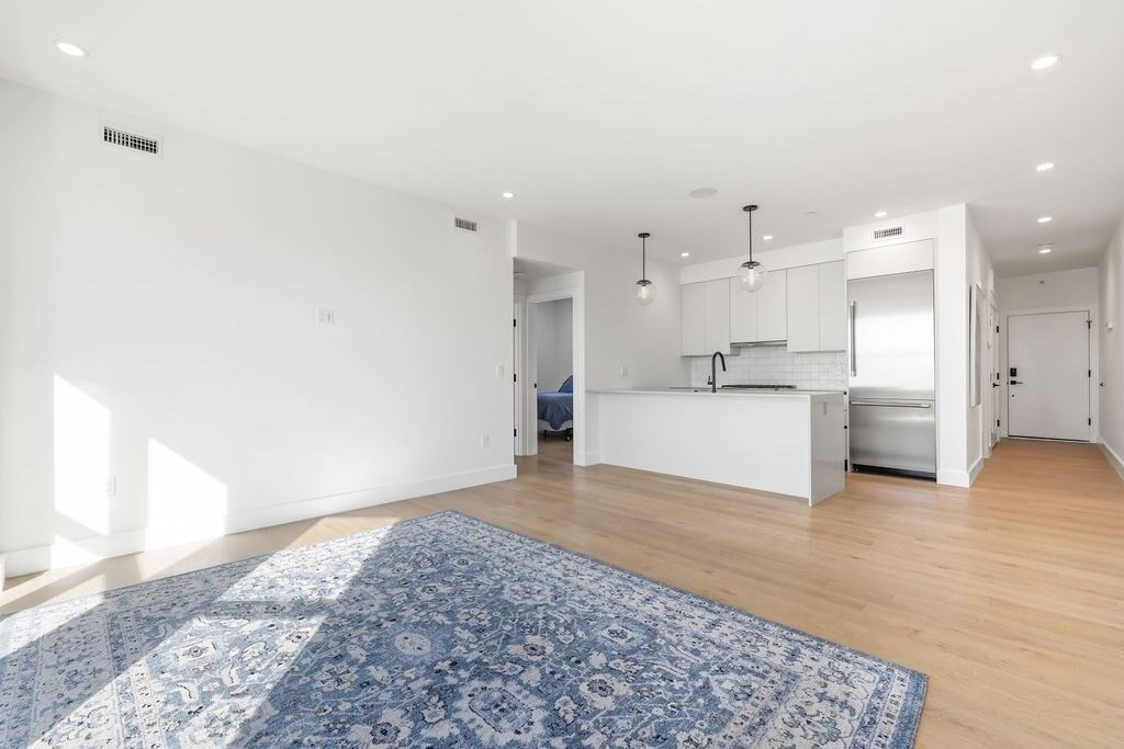Property Photo:  472 W Broadway 501  MA 02127 