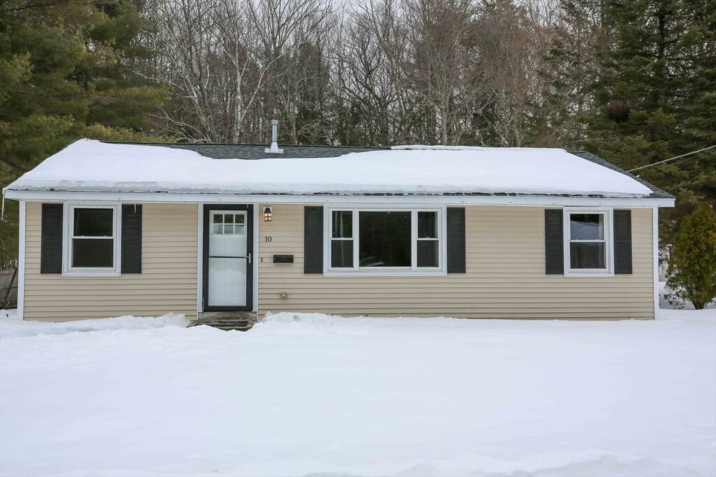 Property Photo:  10 Park Lane  MA 01524 