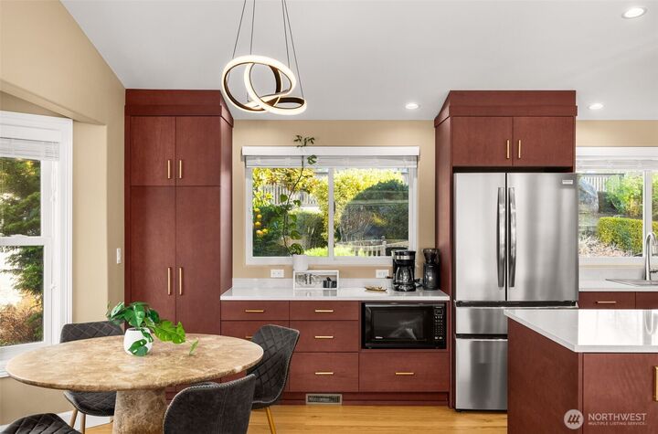 Property Photo:  4724  Gardner Avenue  WA 98203 