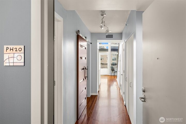 Property Photo: 2717 Western Avenue 1120 WA 98121