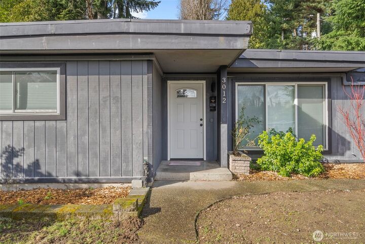 Property Photo:  3012 SW 102nd Street  WA 98146 