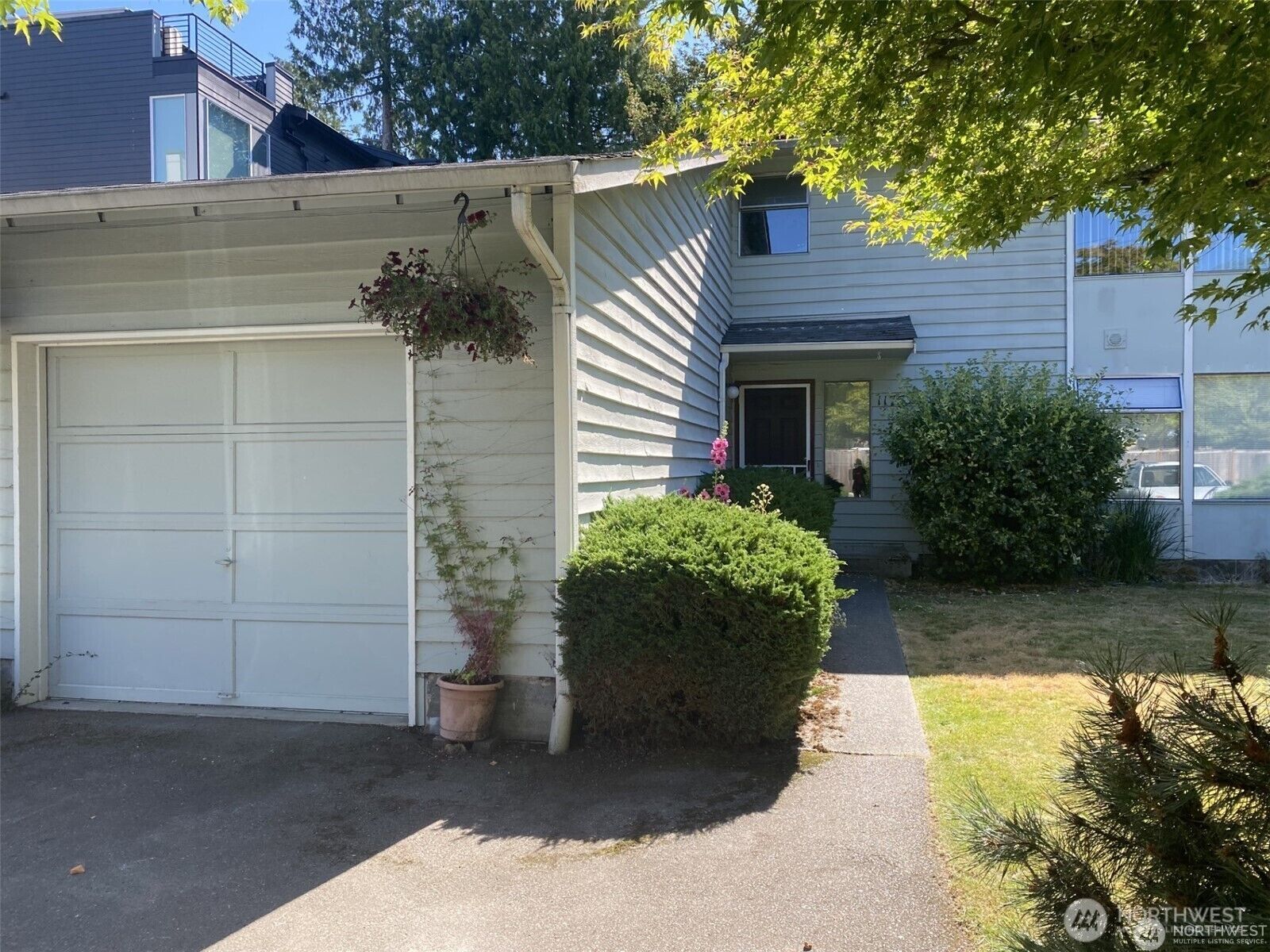 Property Photo:  11752  Burke Avenue N  WA 98133 
